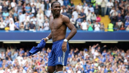 开云体育APP-_城市天空漂移：在高楼间追逐速度_，漂浮在城市的天空