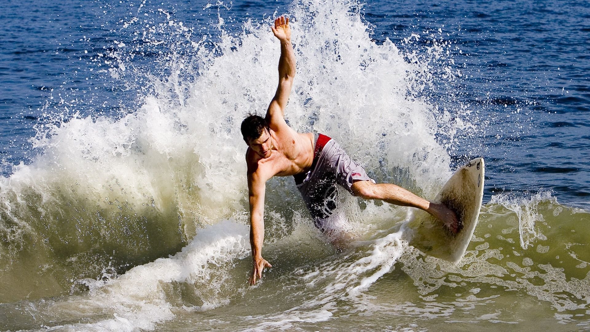 电竞主播签约潮，行业名流不断涌现，电竞签约艺人