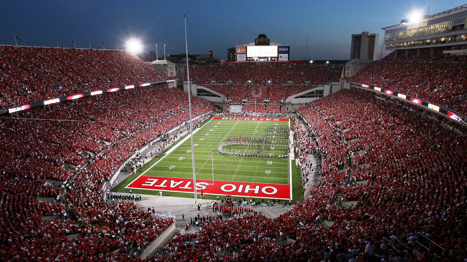 美国男足在巴黎奥运会比赛中以2-0战胜西班牙，美国男足主场