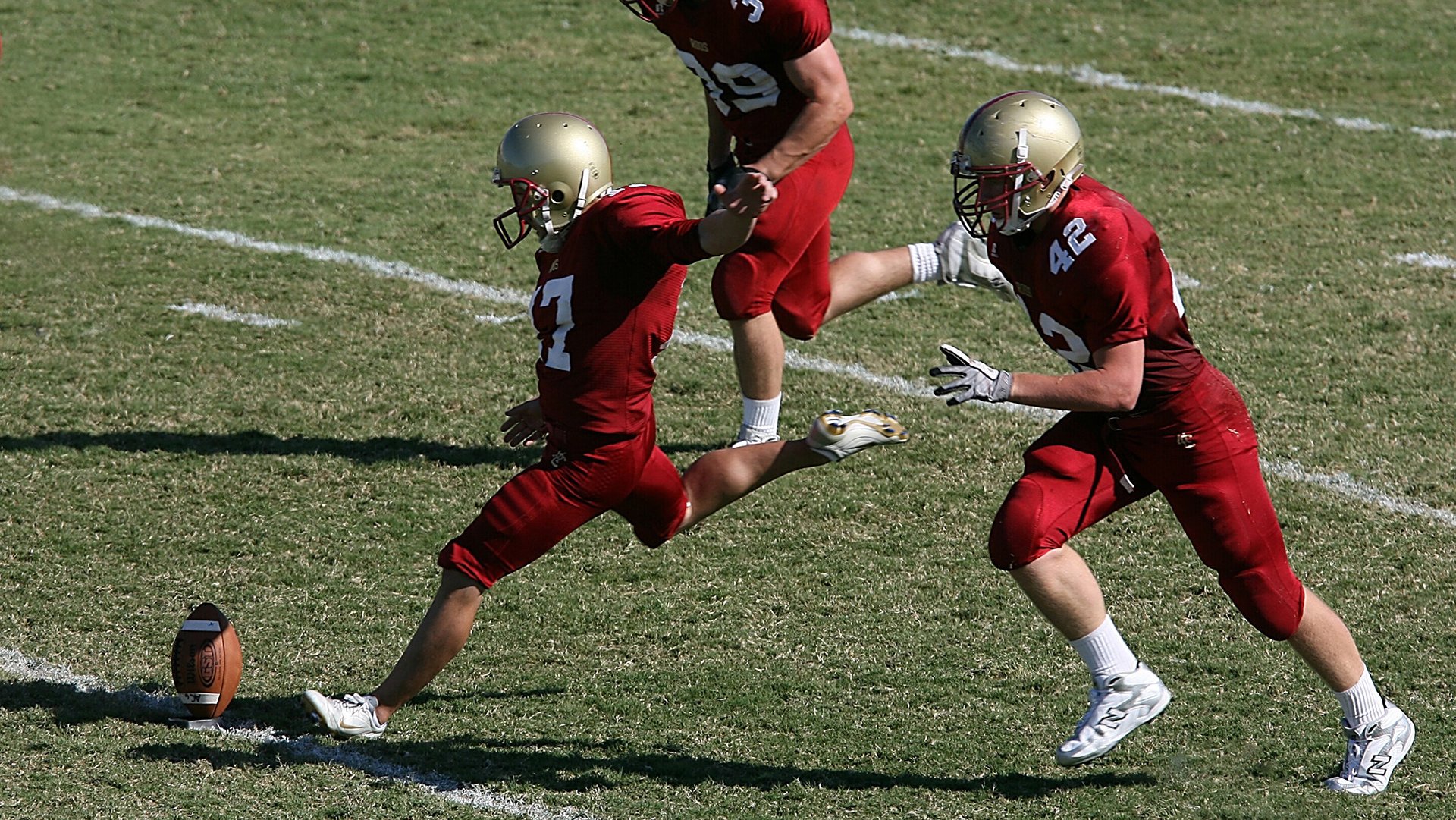 美国男足在巴黎奥运会比赛中以2-1战胜葡萄牙，美国足球队奥运会